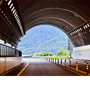 山岳トンネル工事