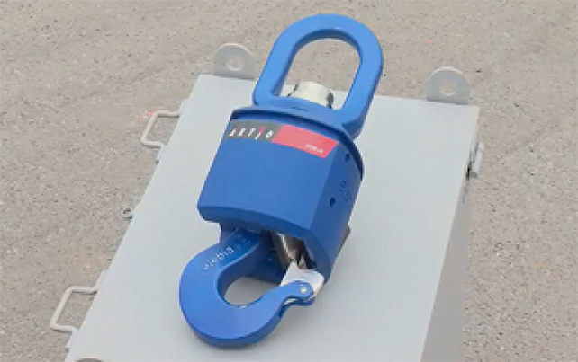 玉掛け・玉外しの自動化 自動玉外し装置