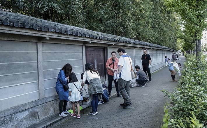 平安神宮神苑と周辺路上ボランティア清掃