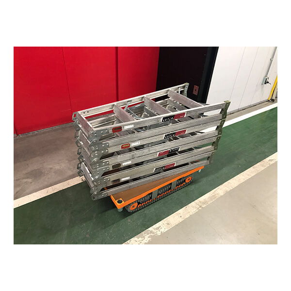 クローラー台車　大きい荷物積載風景